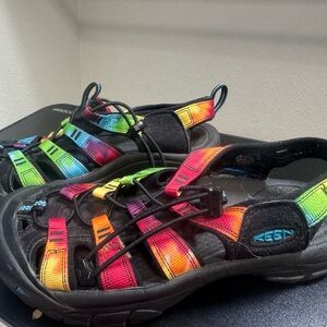 Keen  Black Sandals Newport Retro Design